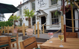 The Red Lion outside