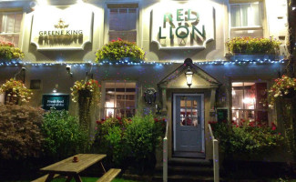 The Red Lion outside