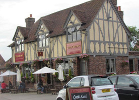 The Crown Inn Cookham outside