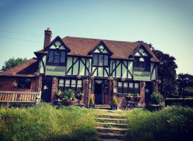 The Crown Inn Cookham outside
