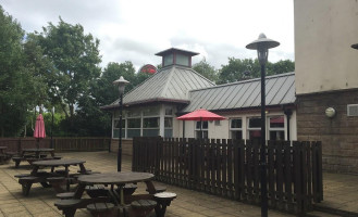 Brewers Fayre Queens Crossing outside