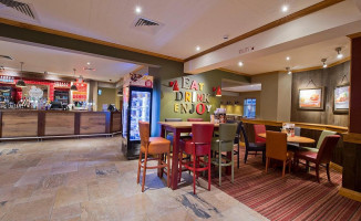 Brewers Fayre Queens Crossing inside