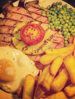 The Wheatsheaf Pigeon Pub food