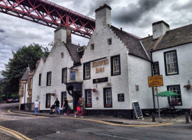 The Hawes Inn outside