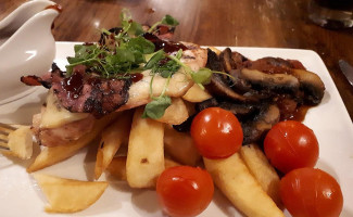 The Hawes Inn food