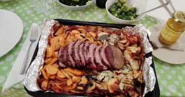 The Swine That Dines food