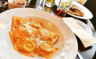 La Piazzetta Horsham food