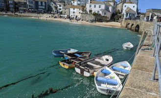 The Sloop Inn outside