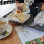 Au Quai Des Iles food