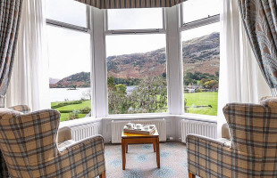 The Inn On The Lake outside