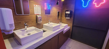 Cafe Opus inside