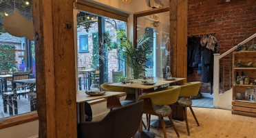 The Fig Kitchen And Deli inside