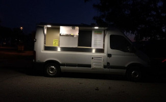 Pizzeria Di Mare outside