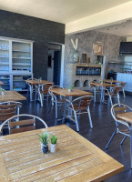 Løten Nærstasjon Kafe Landhandleri inside