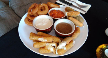Griddle And Sizzle food
