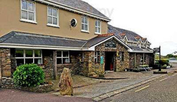 An Bothar Pub And outside