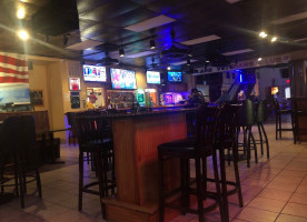 Larry Tompkins Pub inside