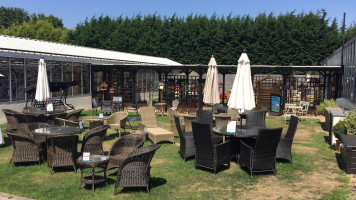 Woodcote Green outside
