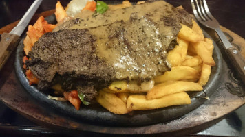 Toros Steakhouse food