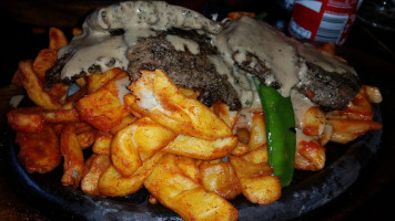 Toros Steakhouse food