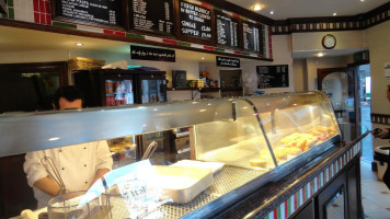 Merchant Chippie outside