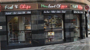 Merchant Chippie outside