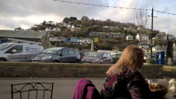 Fleur Cafe outside