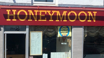 Honeymoon Chinese outside
