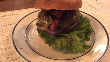 Doegnvill Burger food