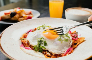 The Connaught Inn food