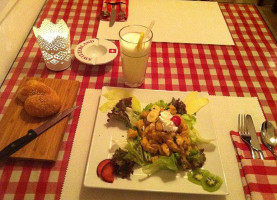Chuchichäschtli Swiss House food