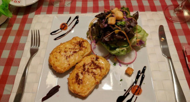 Chuchichäschtli Swiss House food