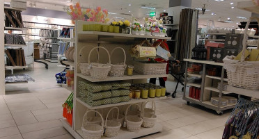 Dunnes Stores Cornelscourt inside