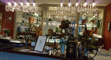 Le Pastis inside