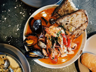 Cato ' 's Cafe Og Grill Ly Thi Nguyen