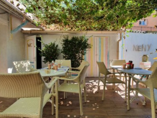 Neny Bay, Cuisine Créole