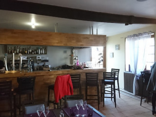 Bucket's Auberge Inn